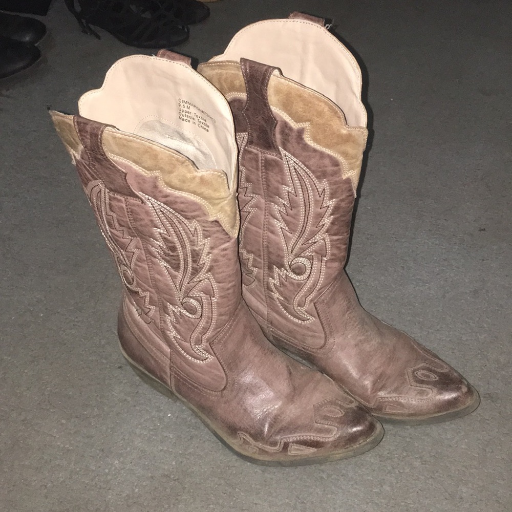 Size 9.5 cowgirl/cowboy boots